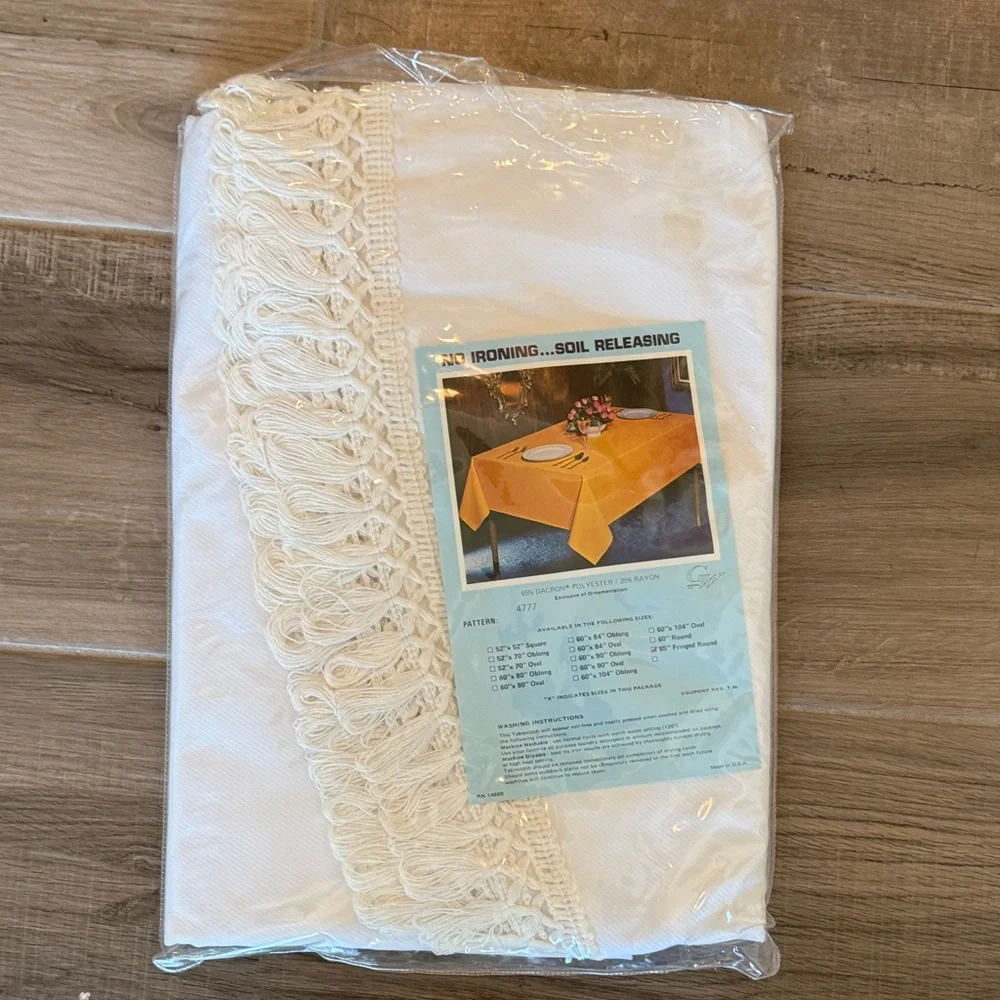 NWT Vintage Deadstock Grossman & Weissman loop fringe 65 inch round tablecloth